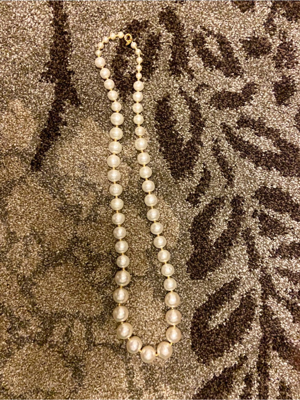 Amanda Pearl Jumbo Gobstopper FAUX necklace 50” HUGE lightweight featherweight - Picture 3 of 9